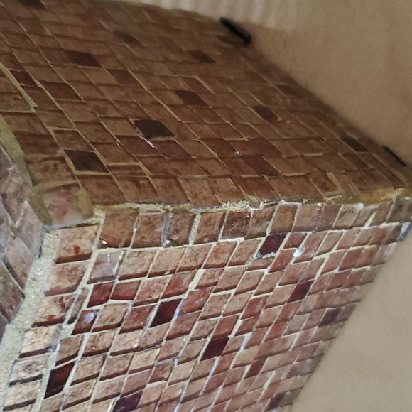 Glass Mosiac Tissue Box - Picture 4 of 5